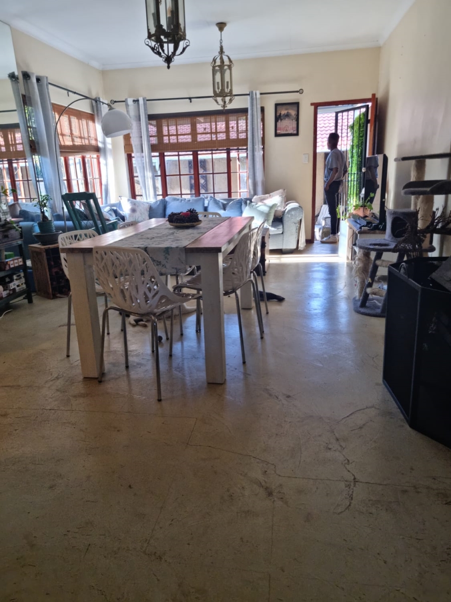 To Let 2 Bedroom Property for Rent in Douglasdale Gauteng