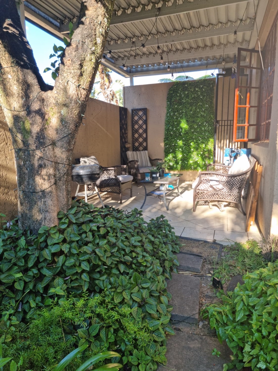 To Let 2 Bedroom Property for Rent in Douglasdale Gauteng