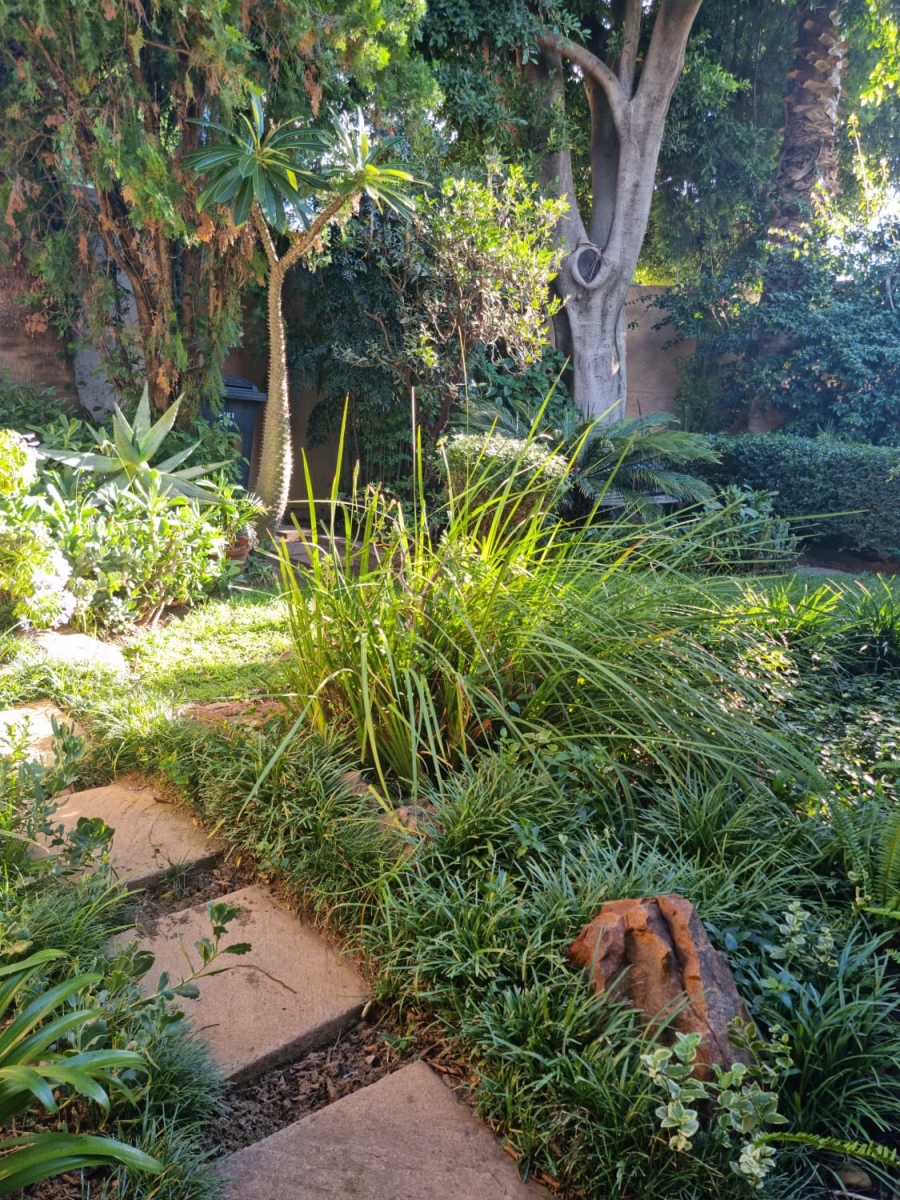 To Let 2 Bedroom Property for Rent in Douglasdale Gauteng