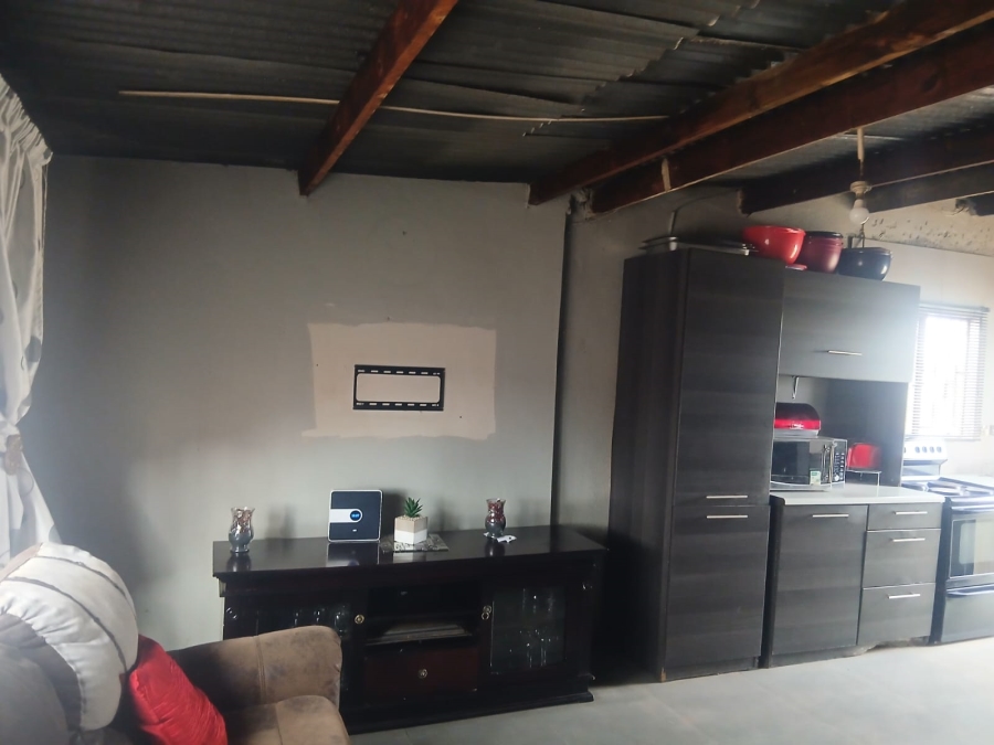 2 Bedroom Property for Sale in Etwatwa Gauteng