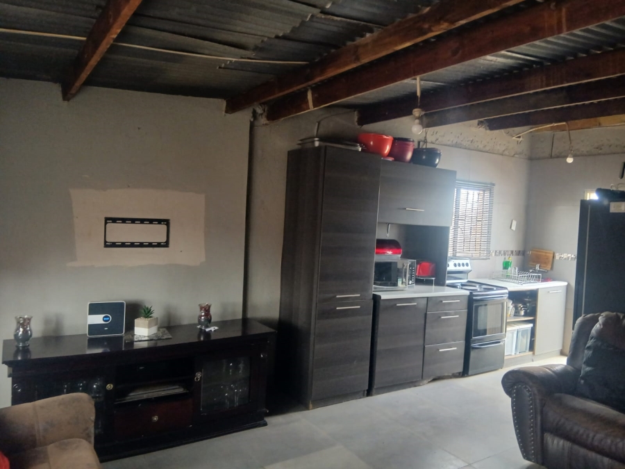 2 Bedroom Property for Sale in Etwatwa Gauteng