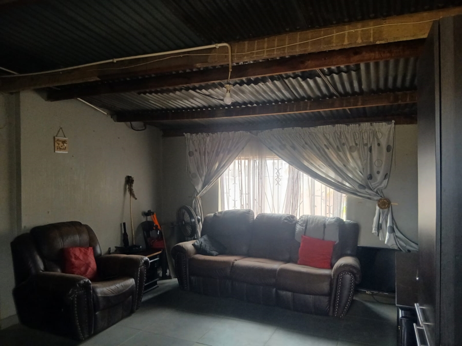 2 Bedroom Property for Sale in Etwatwa Gauteng