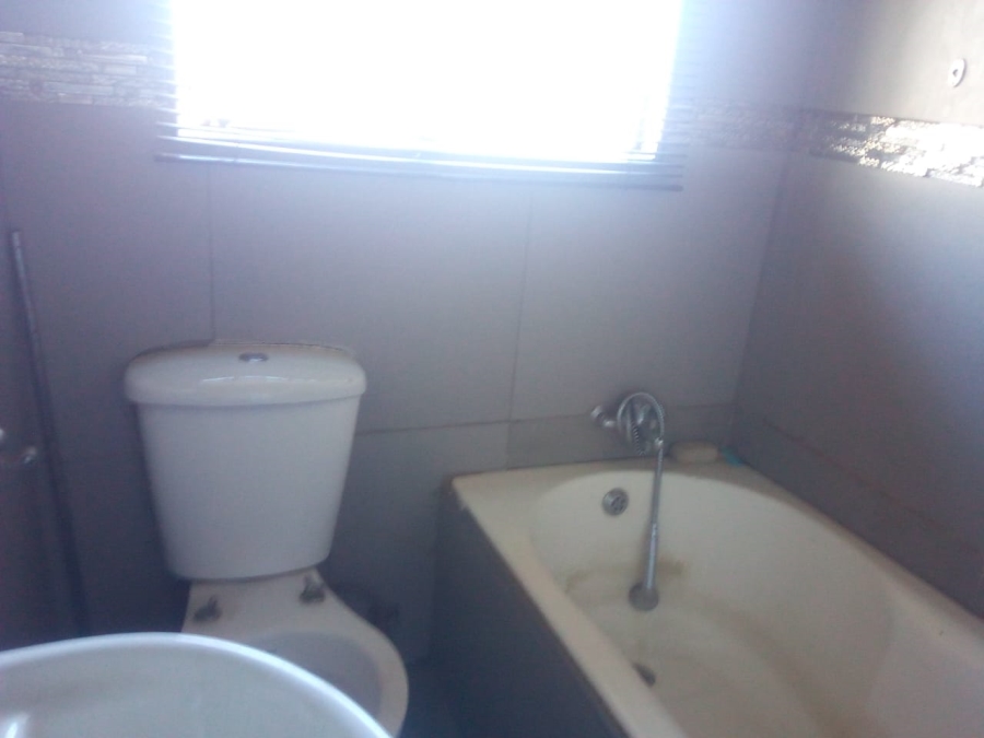 2 Bedroom Property for Sale in Etwatwa Gauteng