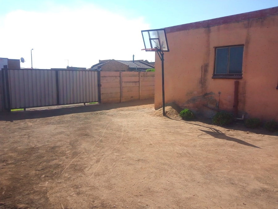 2 Bedroom Property for Sale in Etwatwa Gauteng