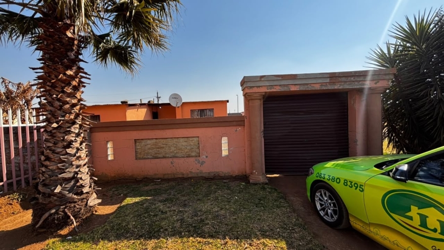 2 Bedroom Property for Sale in Etwatwa Gauteng