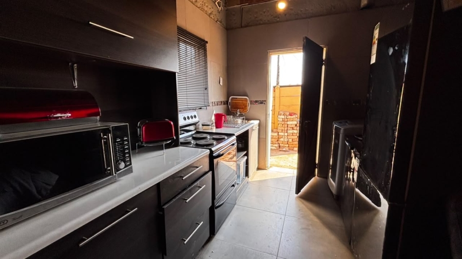 2 Bedroom Property for Sale in Etwatwa Gauteng