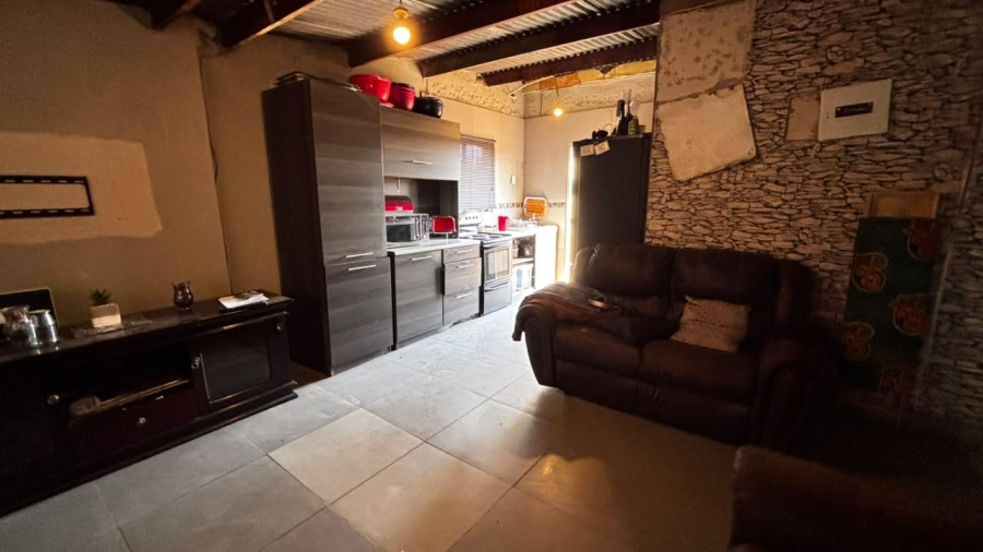2 Bedroom Property for Sale in Etwatwa Gauteng
