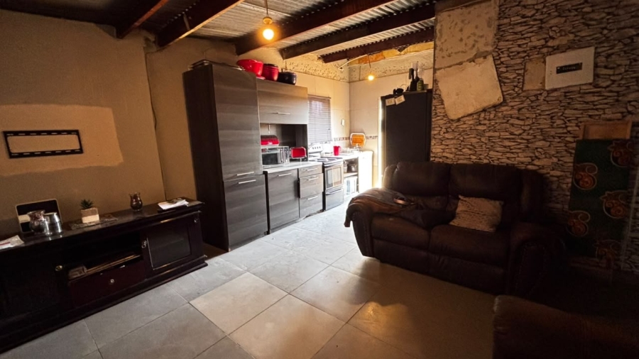 2 Bedroom Property for Sale in Etwatwa Gauteng