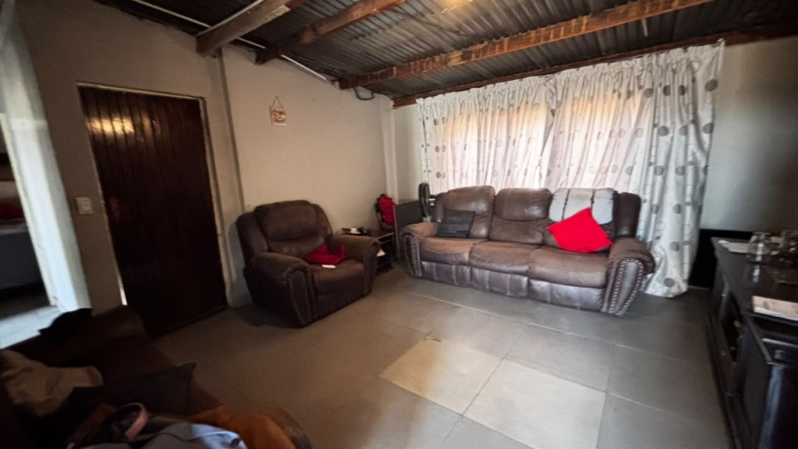 2 Bedroom Property for Sale in Etwatwa Gauteng