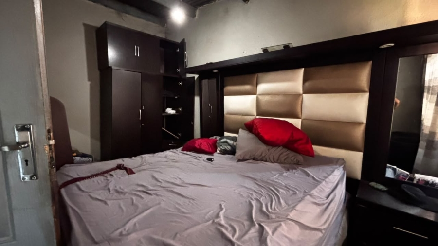 2 Bedroom Property for Sale in Etwatwa Gauteng
