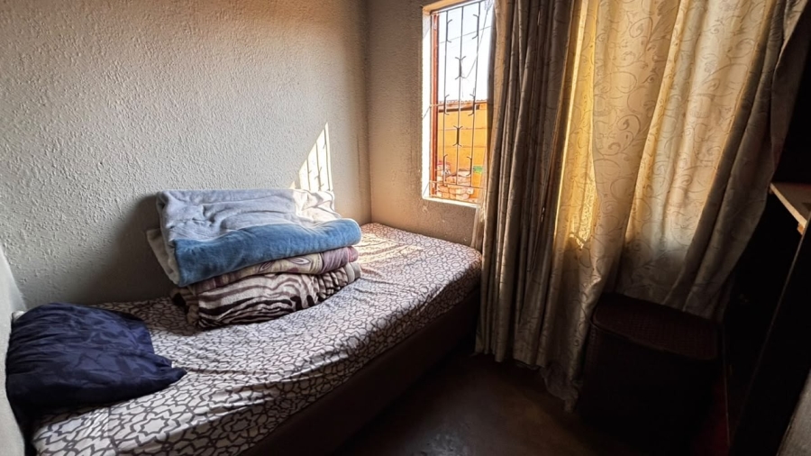 2 Bedroom Property for Sale in Etwatwa Gauteng