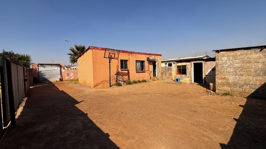 2 Bedroom Property for Sale in Etwatwa Gauteng