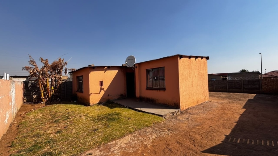 2 Bedroom Property for Sale in Etwatwa Gauteng