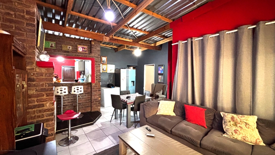 6 Bedroom Property for Sale in Esselenpark Gauteng