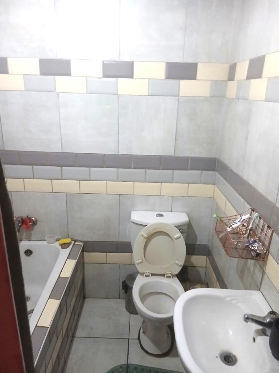 6 Bedroom Property for Sale in Esselenpark Gauteng