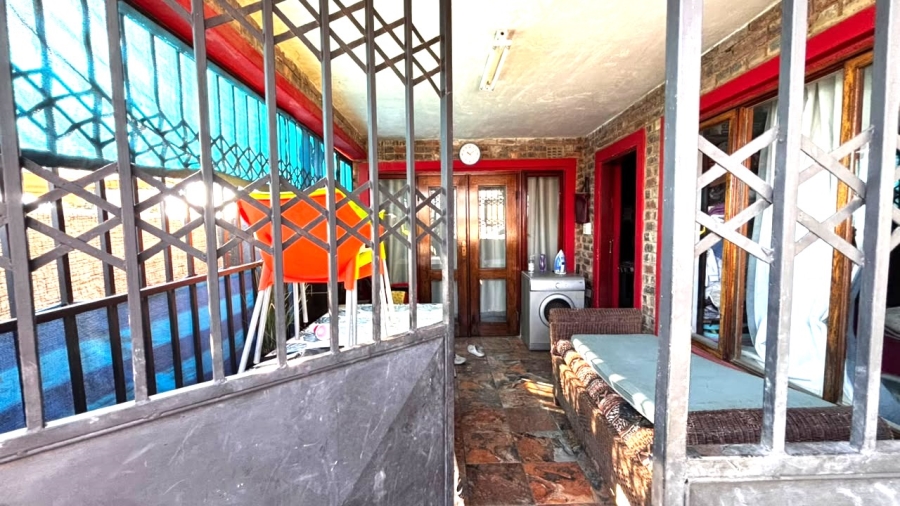 6 Bedroom Property for Sale in Esselenpark Gauteng
