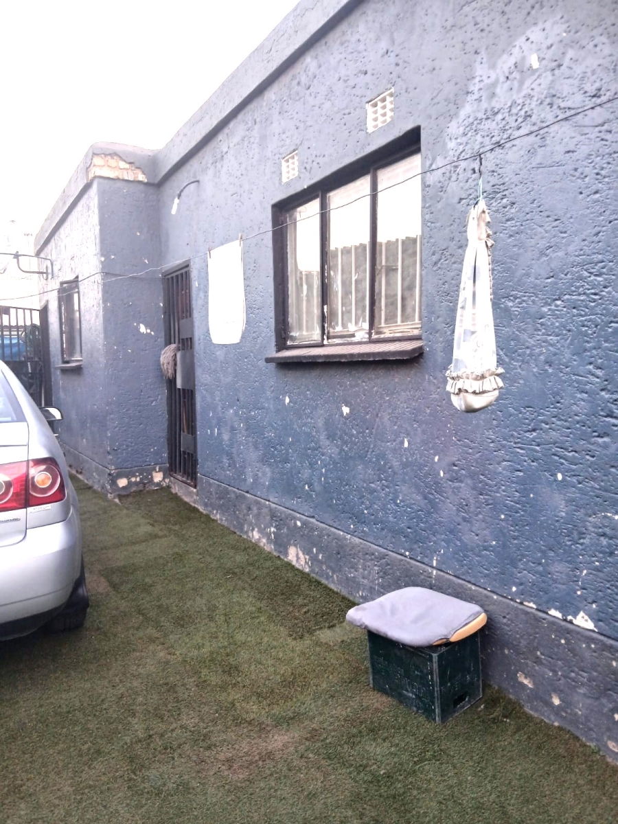 6 Bedroom Property for Sale in Esselenpark Gauteng