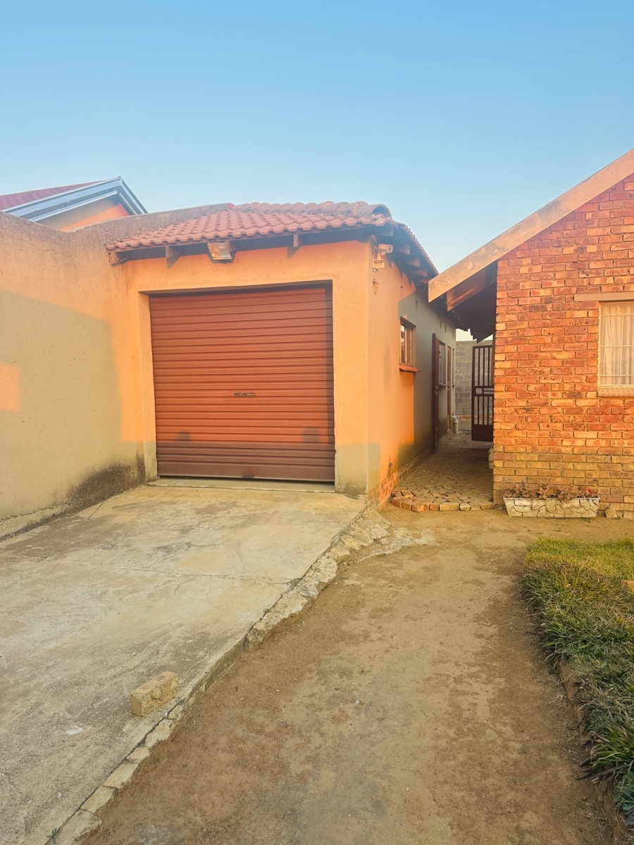 2 Bedroom Property for Sale in Kwa Thema Gauteng