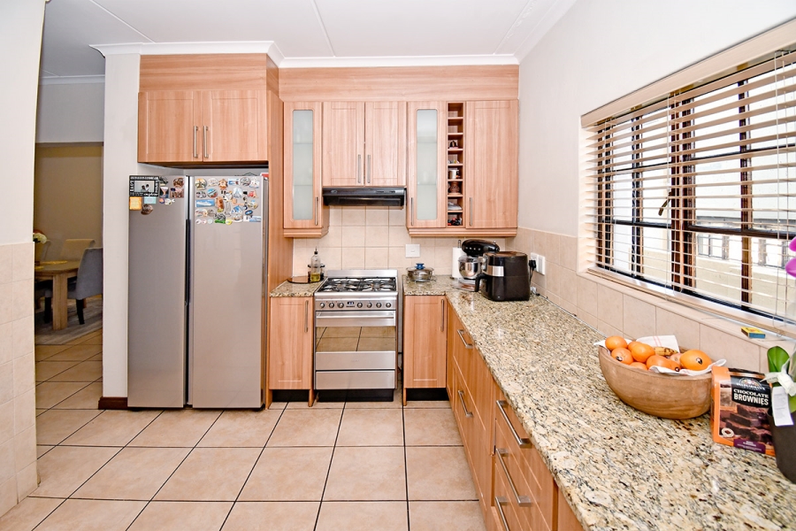 4 Bedroom Property for Sale in Broadacres Gauteng
