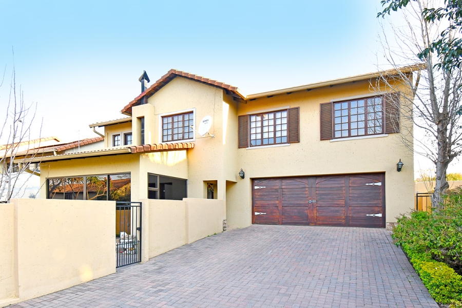 4 Bedroom Property for Sale in Broadacres Gauteng
