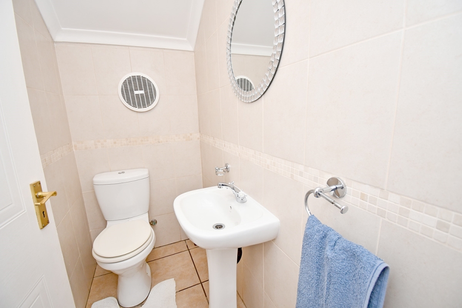 4 Bedroom Property for Sale in Broadacres Gauteng