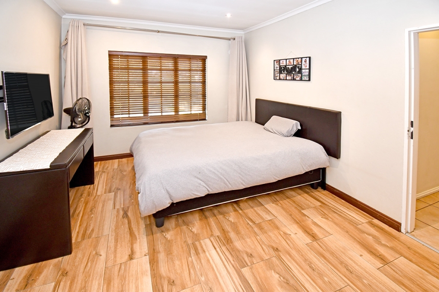 4 Bedroom Property for Sale in Broadacres Gauteng