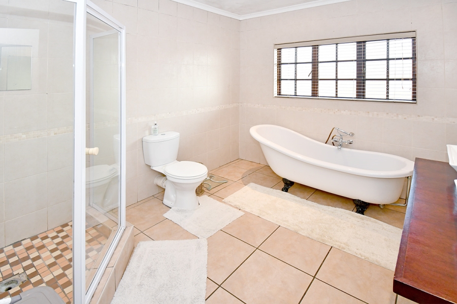 4 Bedroom Property for Sale in Broadacres Gauteng
