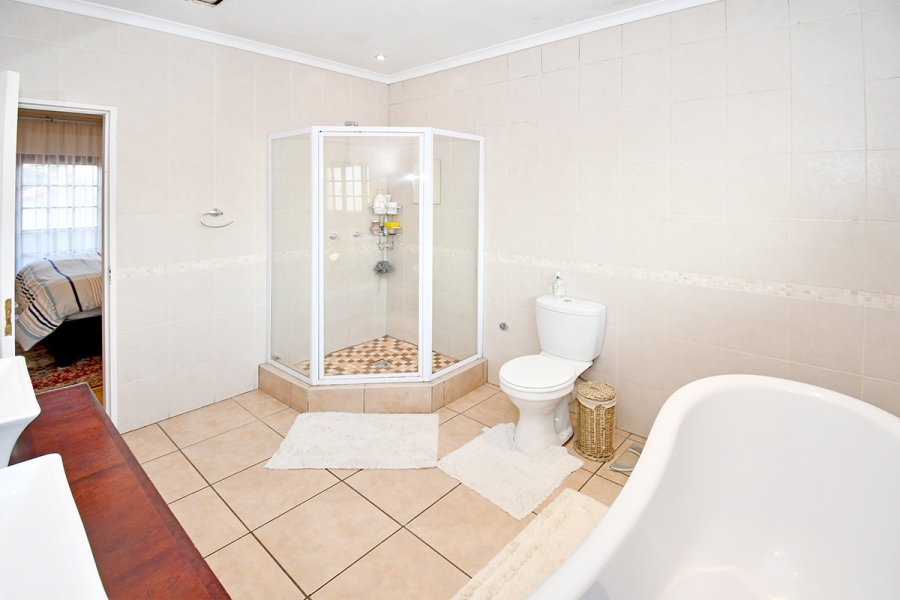 4 Bedroom Property for Sale in Broadacres Gauteng