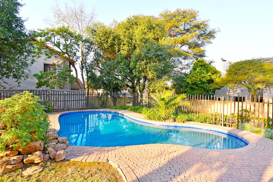 4 Bedroom Property for Sale in Broadacres Gauteng