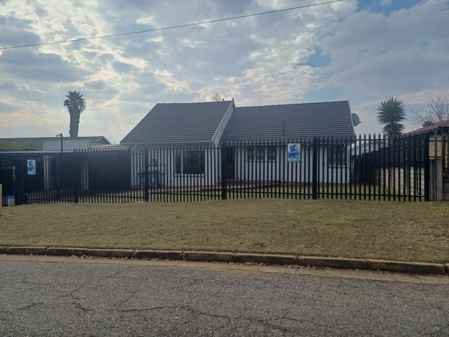 3 Bedroom Property for Sale in Mindalore Gauteng