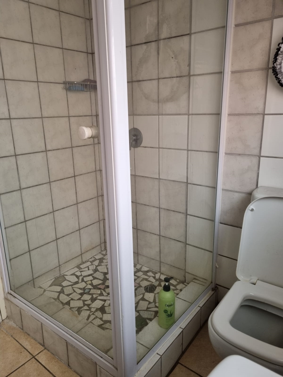 2 Bedroom Property for Sale in Discovery Gauteng