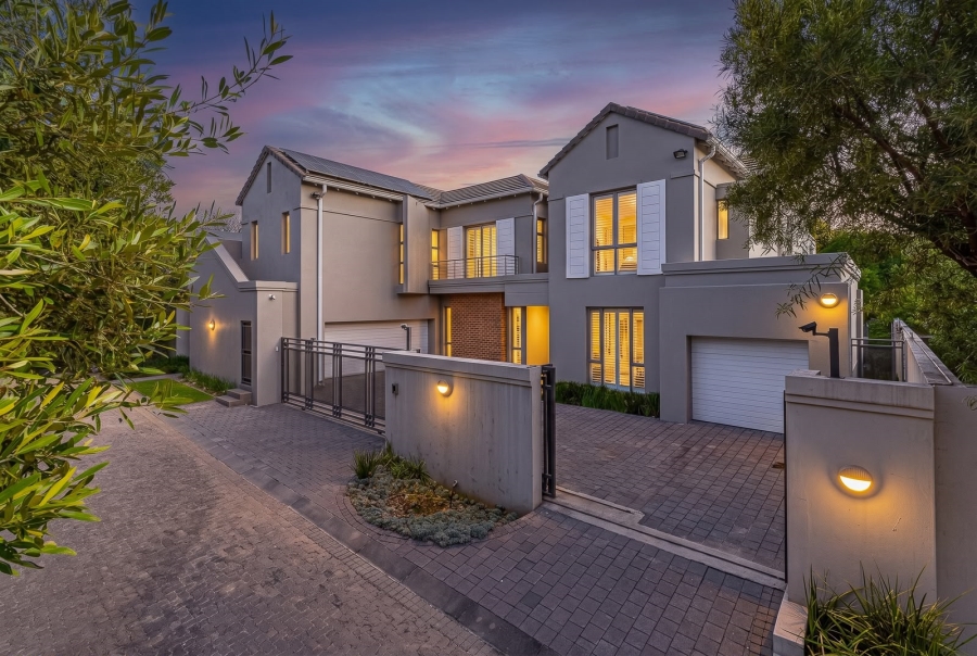 4 Bedroom Property for Sale in Senderwood Gauteng