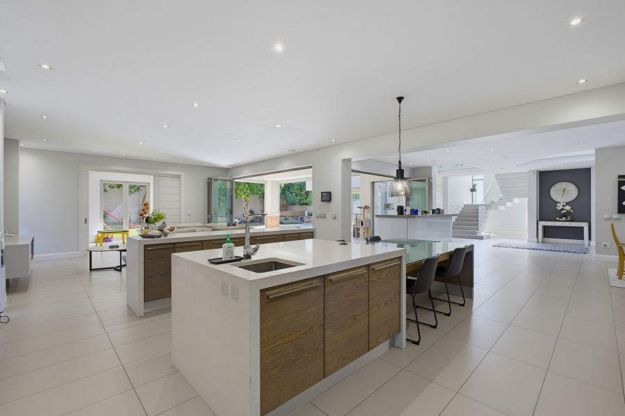 4 Bedroom Property for Sale in Senderwood Gauteng