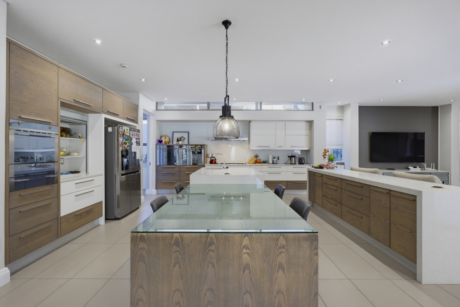 4 Bedroom Property for Sale in Senderwood Gauteng