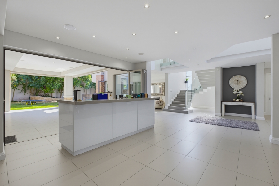 4 Bedroom Property for Sale in Senderwood Gauteng