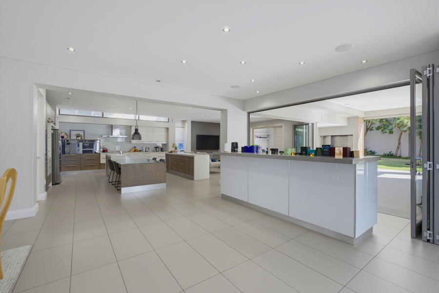 4 Bedroom Property for Sale in Senderwood Gauteng
