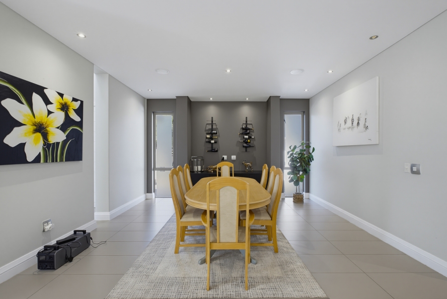 4 Bedroom Property for Sale in Senderwood Gauteng