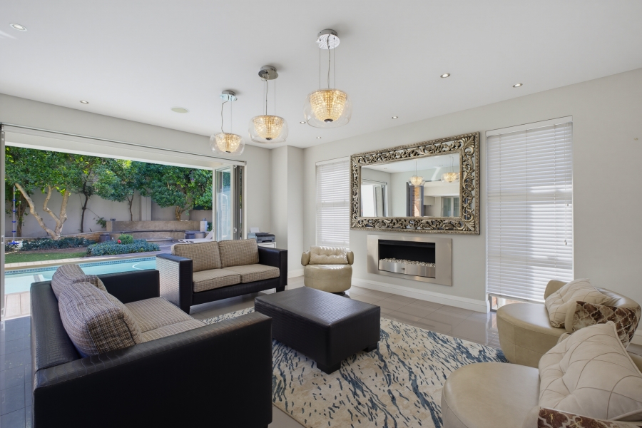 4 Bedroom Property for Sale in Senderwood Gauteng