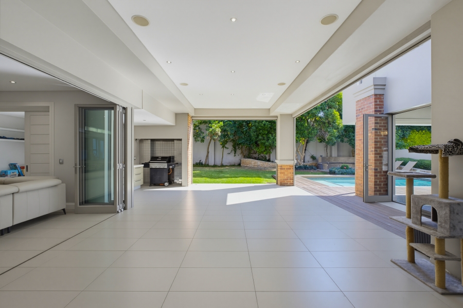 4 Bedroom Property for Sale in Senderwood Gauteng