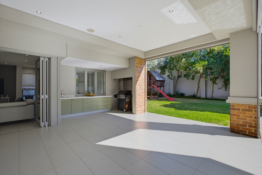 4 Bedroom Property for Sale in Senderwood Gauteng