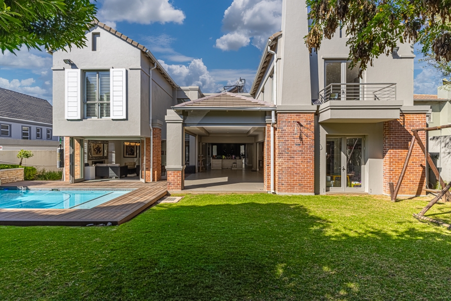 4 Bedroom Property for Sale in Senderwood Gauteng