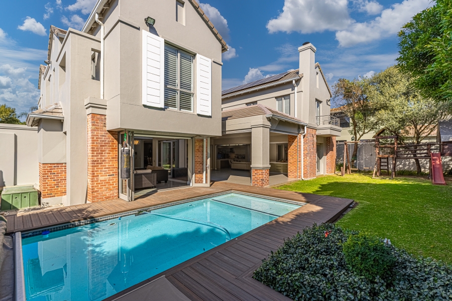 4 Bedroom Property for Sale in Senderwood Gauteng