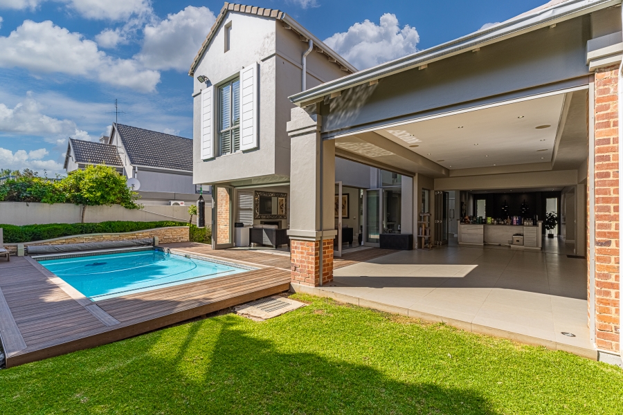 4 Bedroom Property for Sale in Senderwood Gauteng