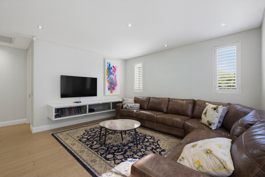 4 Bedroom Property for Sale in Senderwood Gauteng