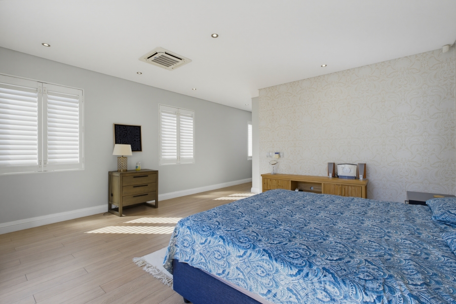 4 Bedroom Property for Sale in Senderwood Gauteng