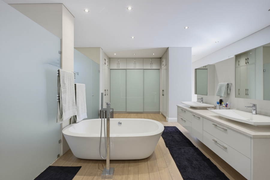 4 Bedroom Property for Sale in Senderwood Gauteng