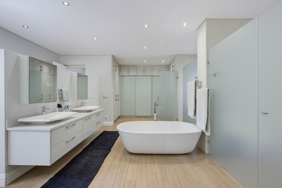 4 Bedroom Property for Sale in Senderwood Gauteng