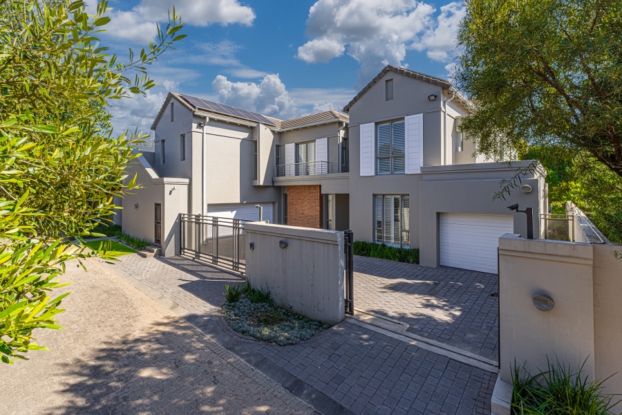 4 Bedroom Property for Sale in Senderwood Gauteng