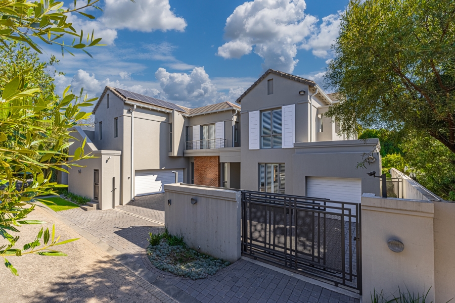 4 Bedroom Property for Sale in Senderwood Gauteng