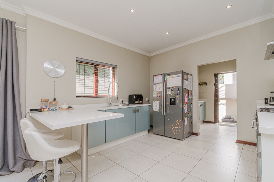 3 Bedroom Property for Sale in Broadacres Gauteng